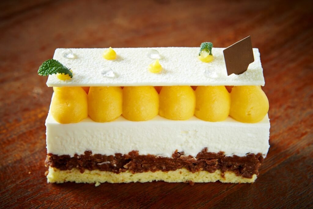 Suksessterte gul krem